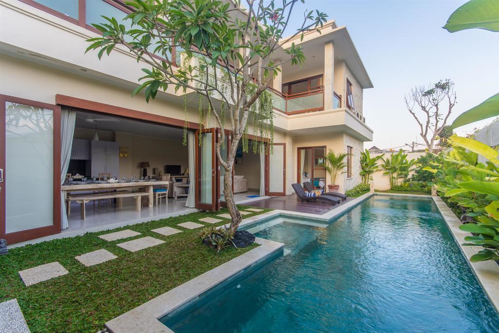 Villa Tepi Sungai Легиан Стая снимка